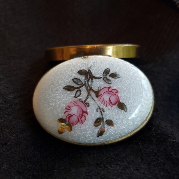 Vintage Accessories - Vintage mother of pearl flower powder/pill case